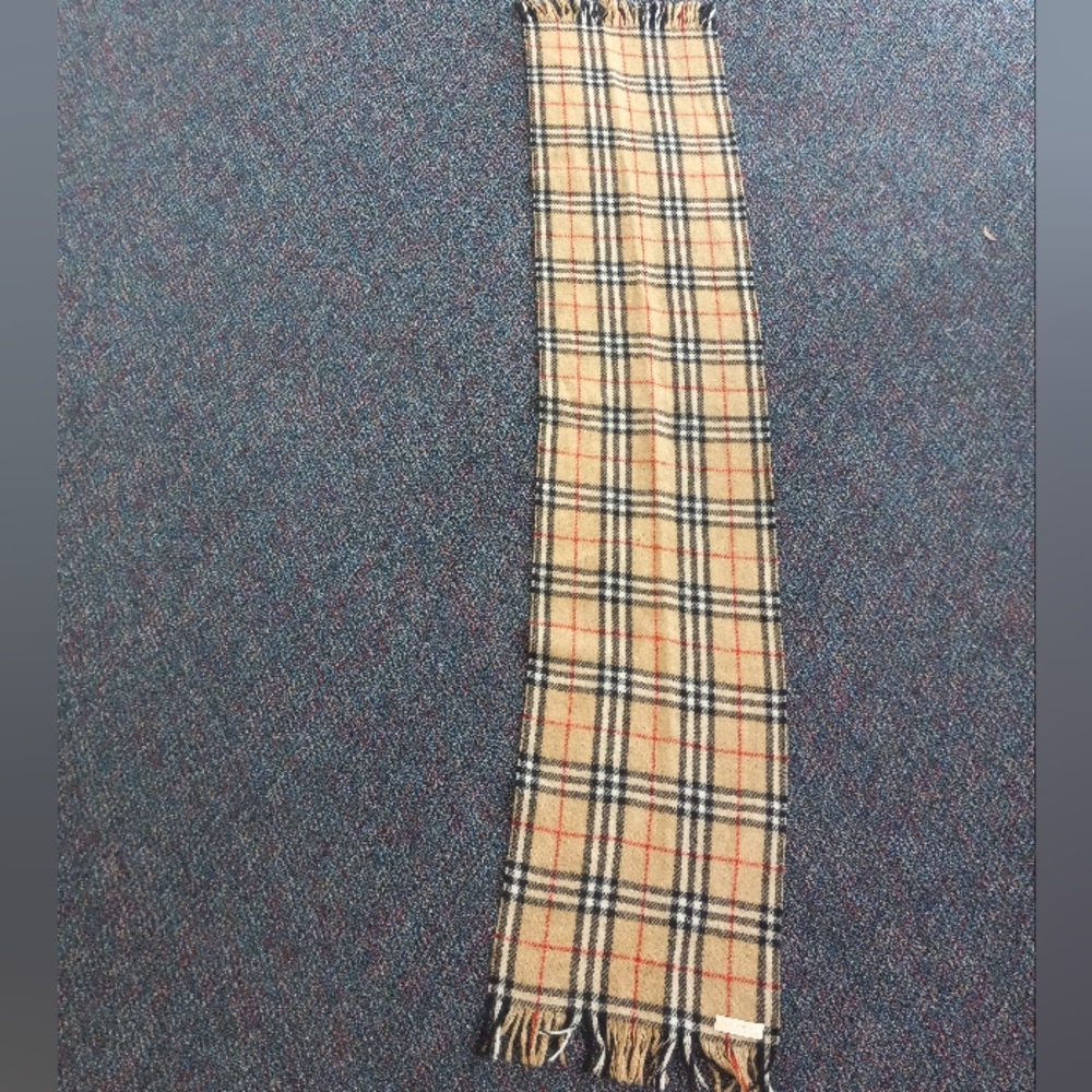 Vintage Burberry Scarve - Picture 3 of 5